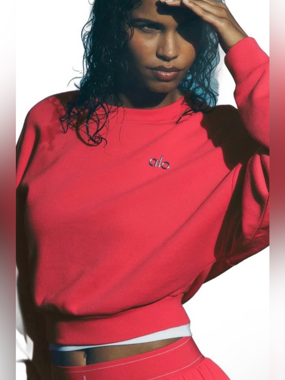 Alo Yoga Cropped Accolade Crewneck Candy Red